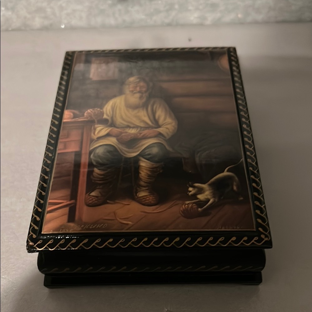 Decorative Black and Gold Fedoskino Vintage Lacquer Box with Artwork painting